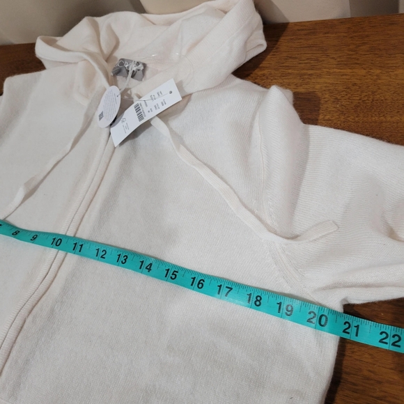 J Crew Cashmere full-zip sweater-hoodie BJ611 Size M NWT in Snow Travel - Picture 5 of 6